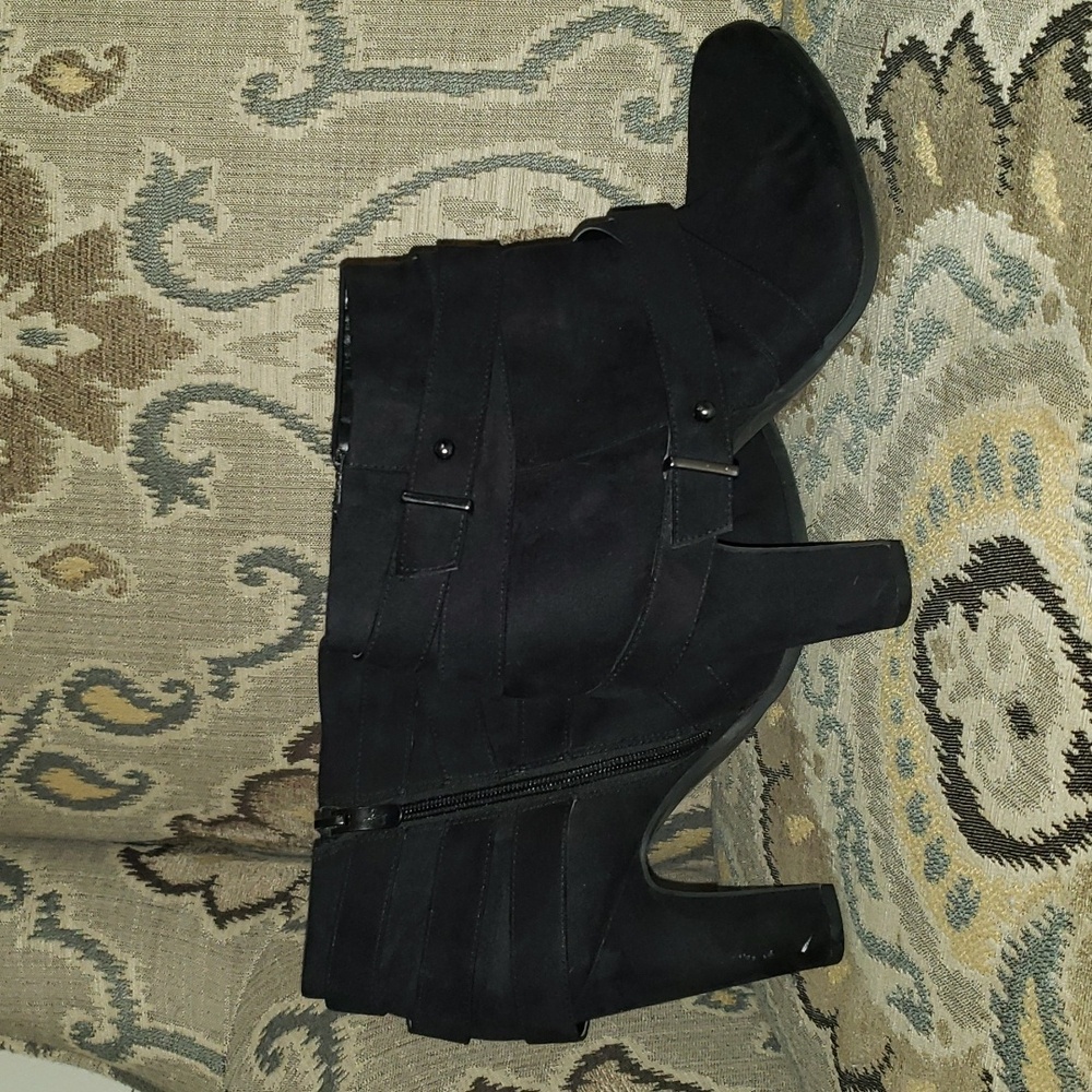 Sam & Libby booties - Picture 5 of 7